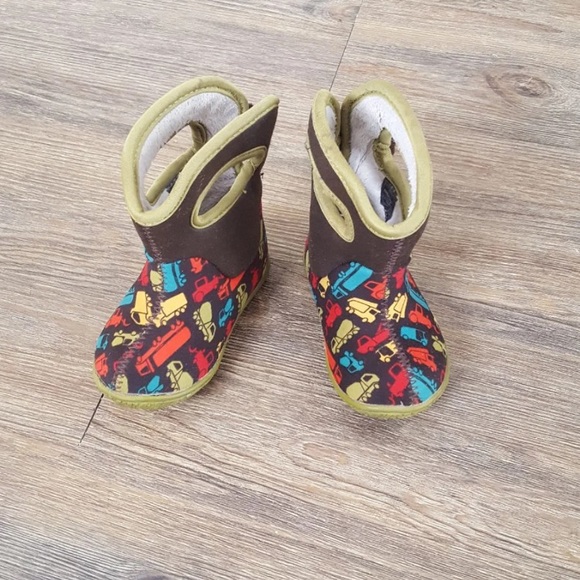 bogs baby shoes